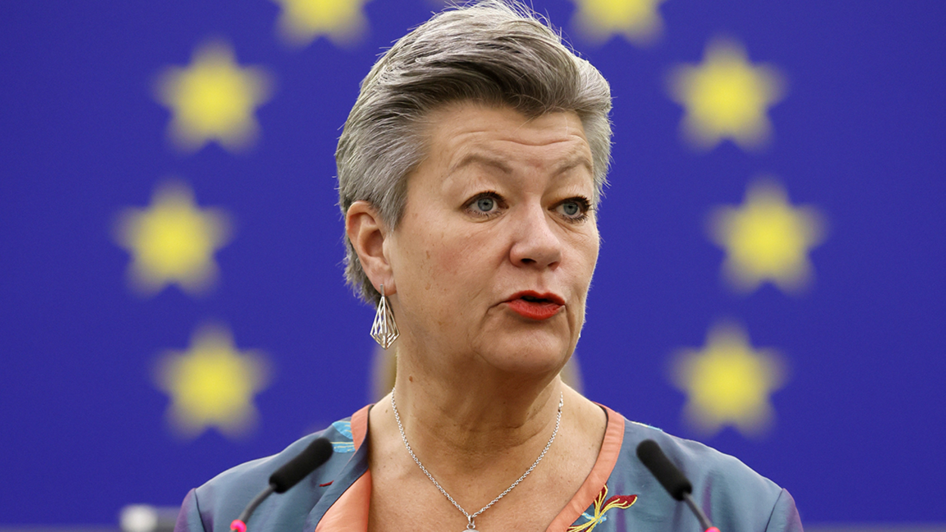 Mehr Sicherheit, weniger Freiheit? EU-Kommissarin Ylva Johansson will die elektronische Kommunikation stärker kontrollieren.